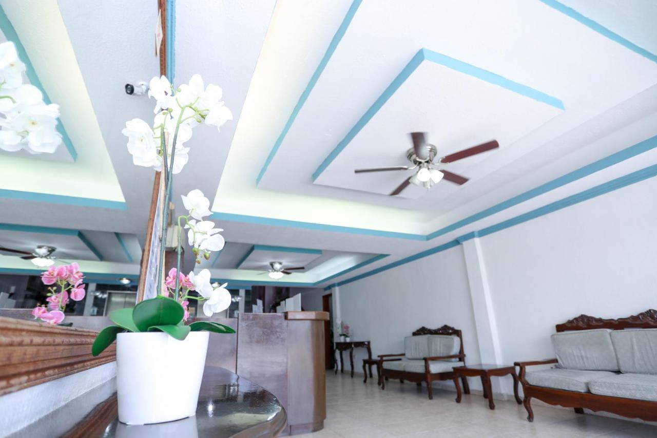 Hotel Avenida Cancún Esterno foto
