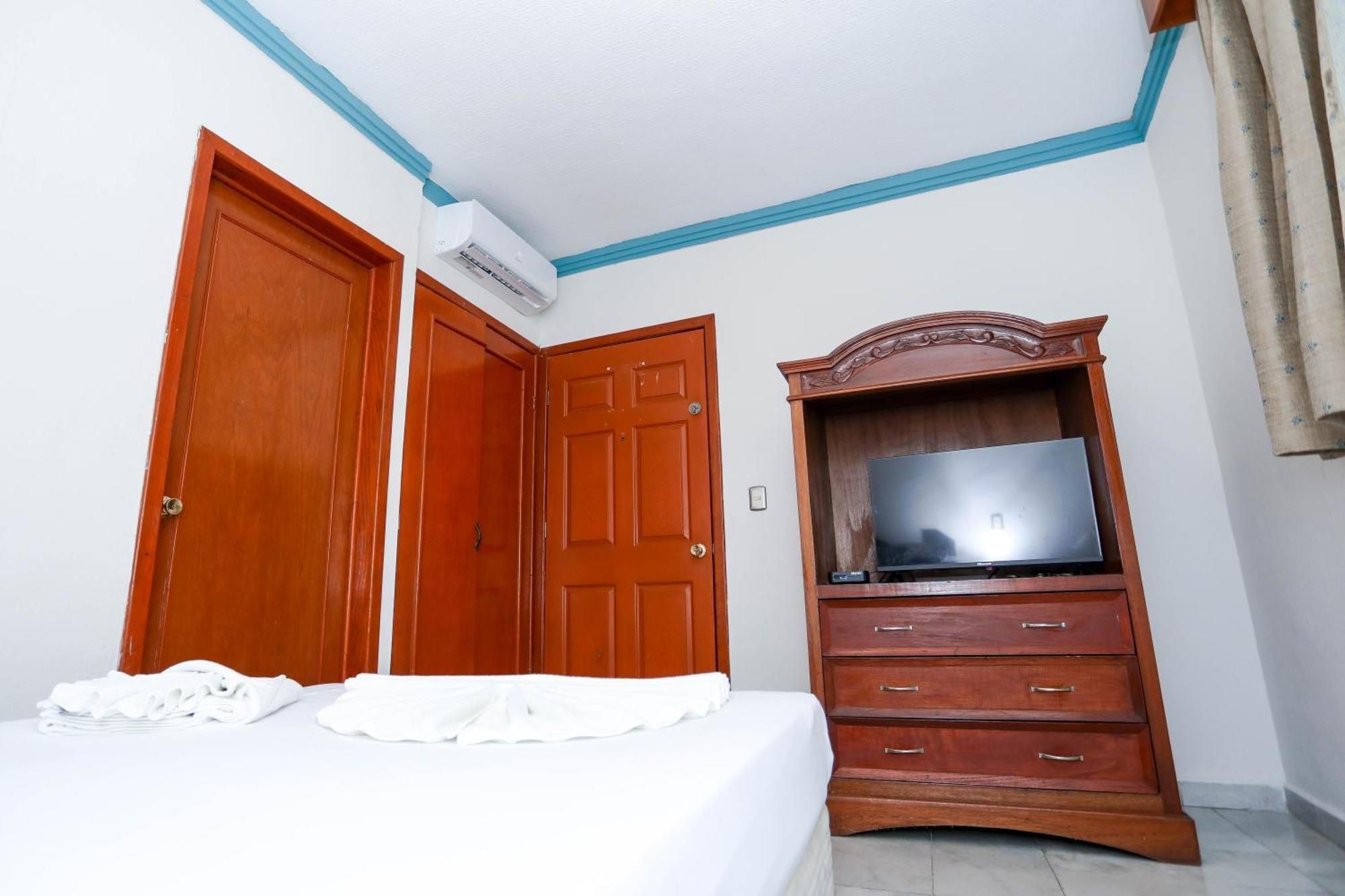 Hotel Avenida Cancún Esterno foto