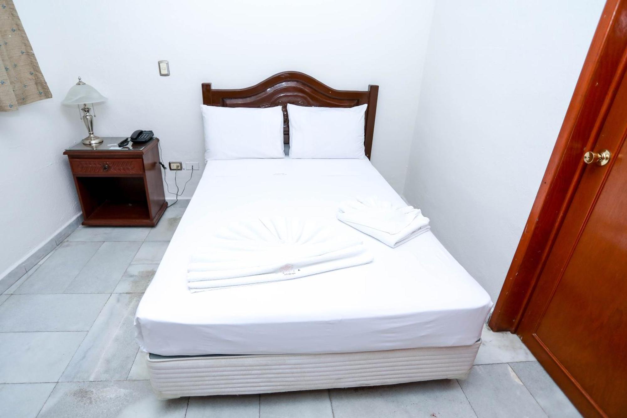 Hotel Avenida Cancún Esterno foto