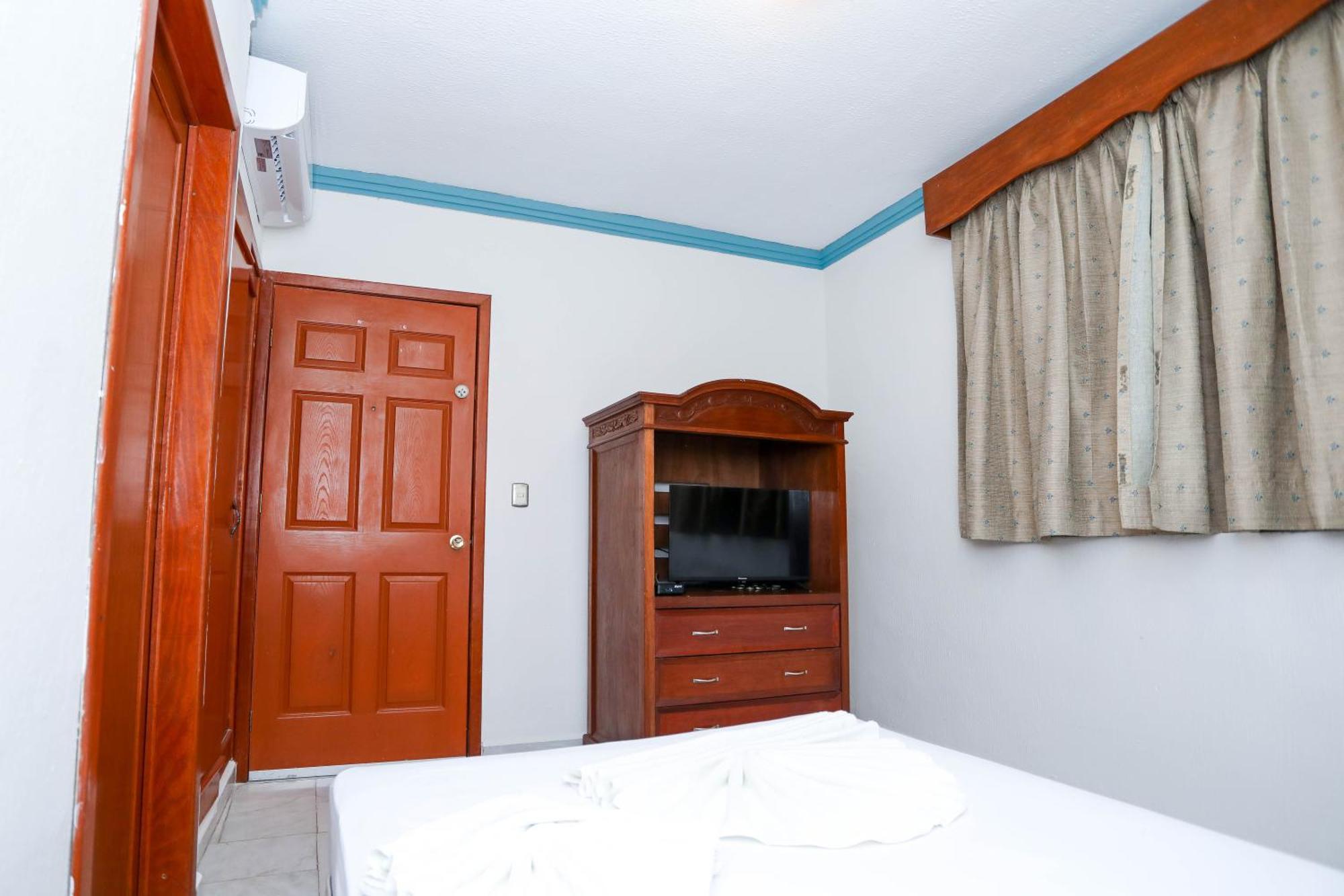 Hotel Avenida Cancún Esterno foto