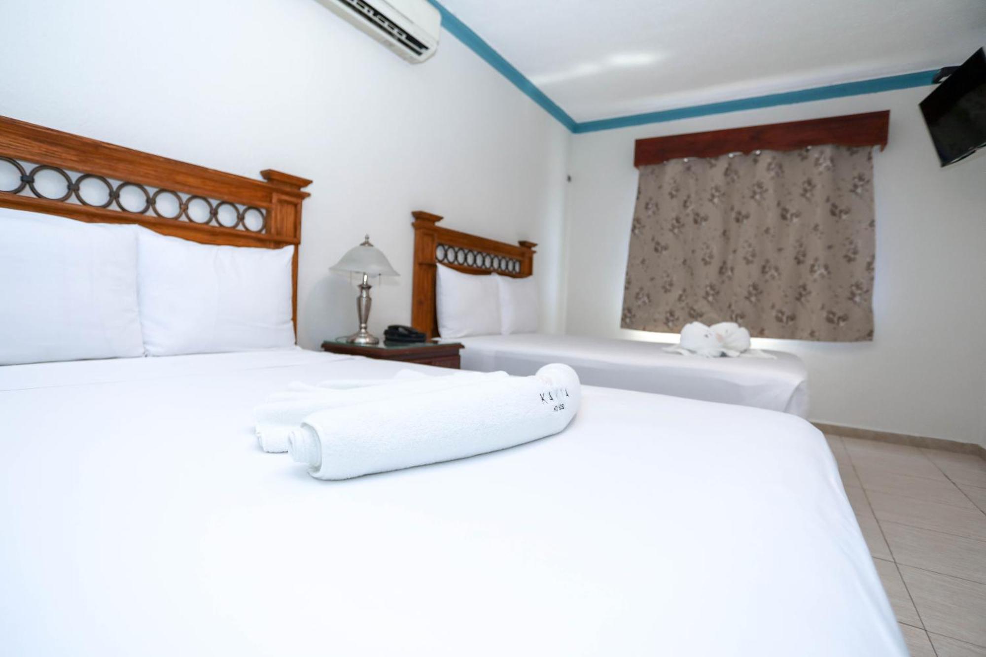 Hotel Avenida Cancún Esterno foto