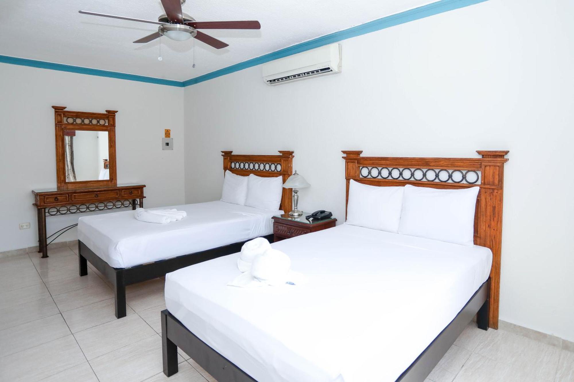 Hotel Avenida Cancún Esterno foto