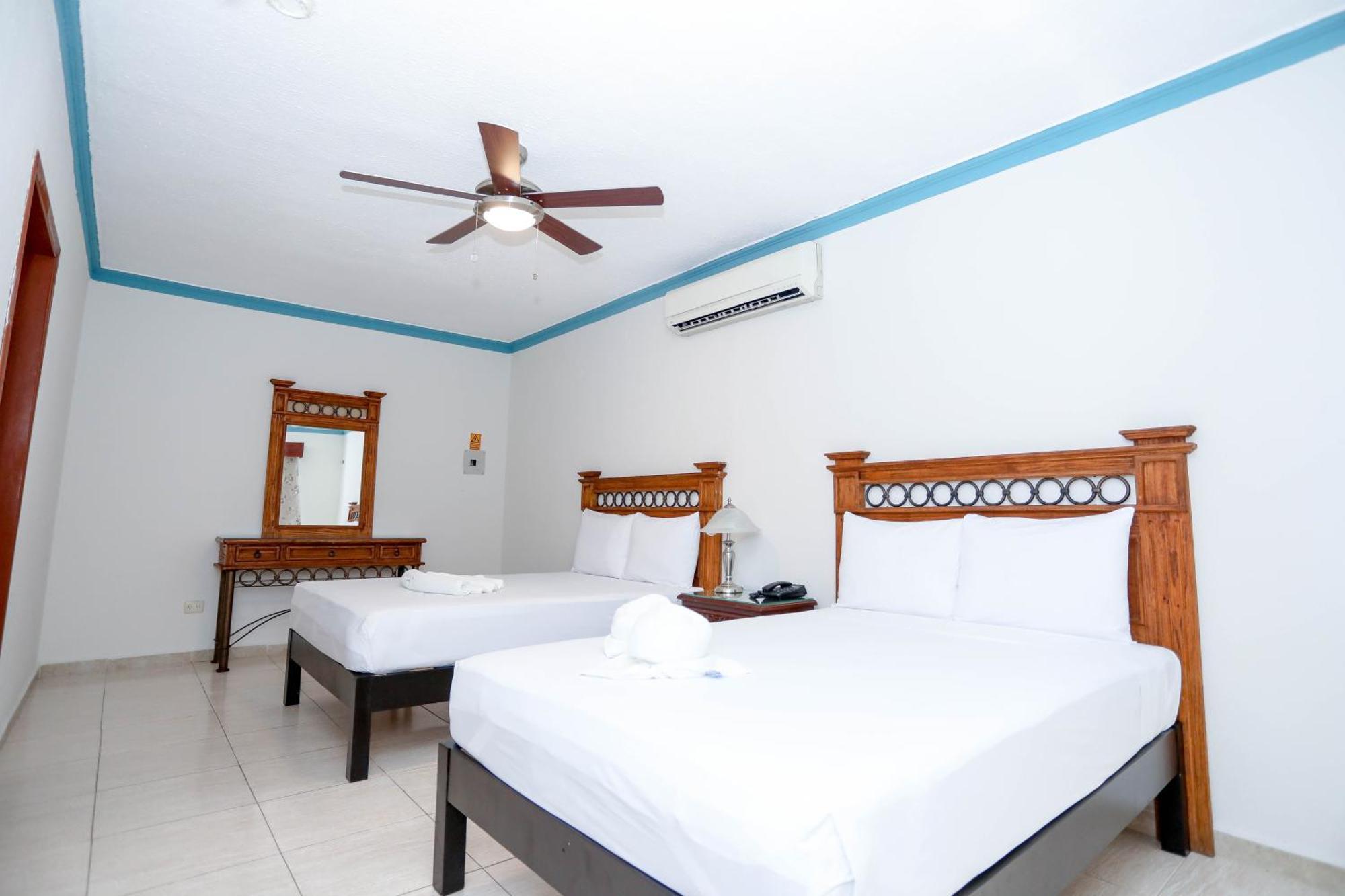 Hotel Avenida Cancún Esterno foto