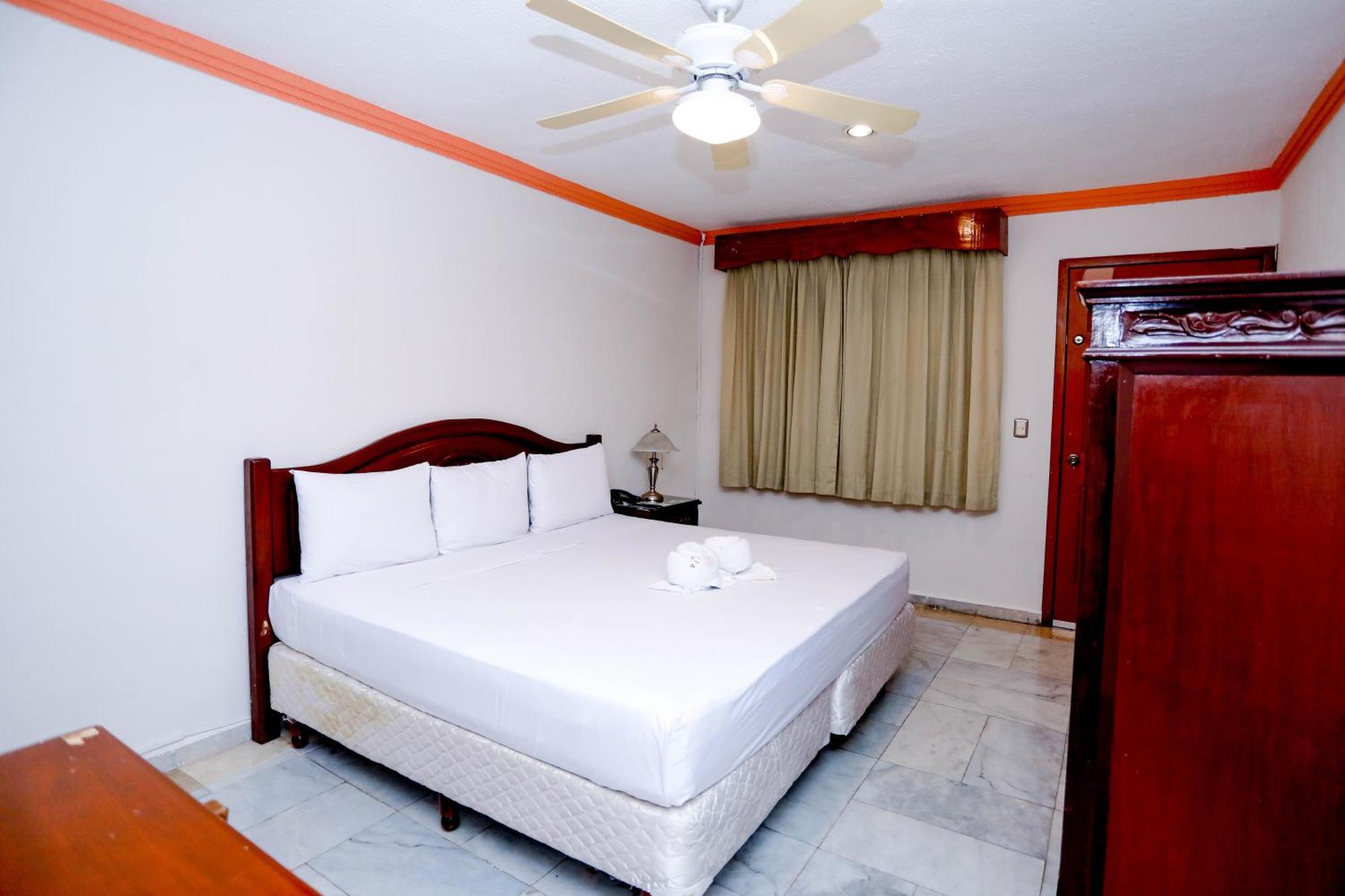 Hotel Avenida Cancún Esterno foto
